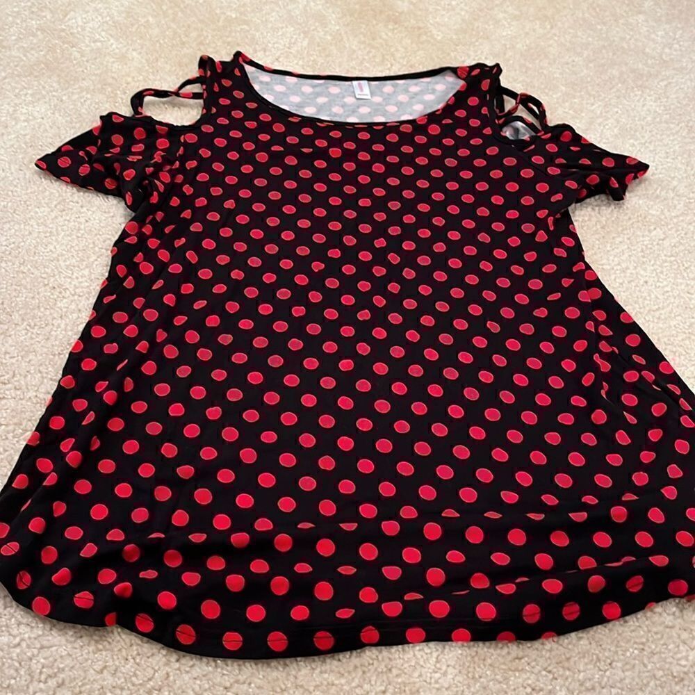 SIZE MEDIUM NILOUFO LADIES SHIRT